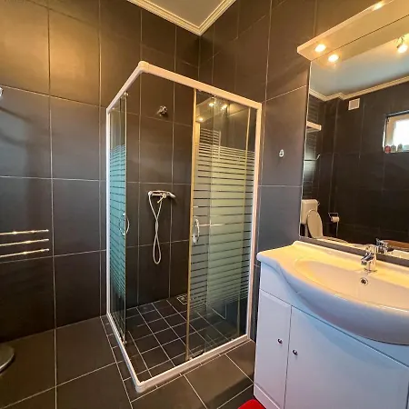 Sunnyside Apartmanhaz Apartman *